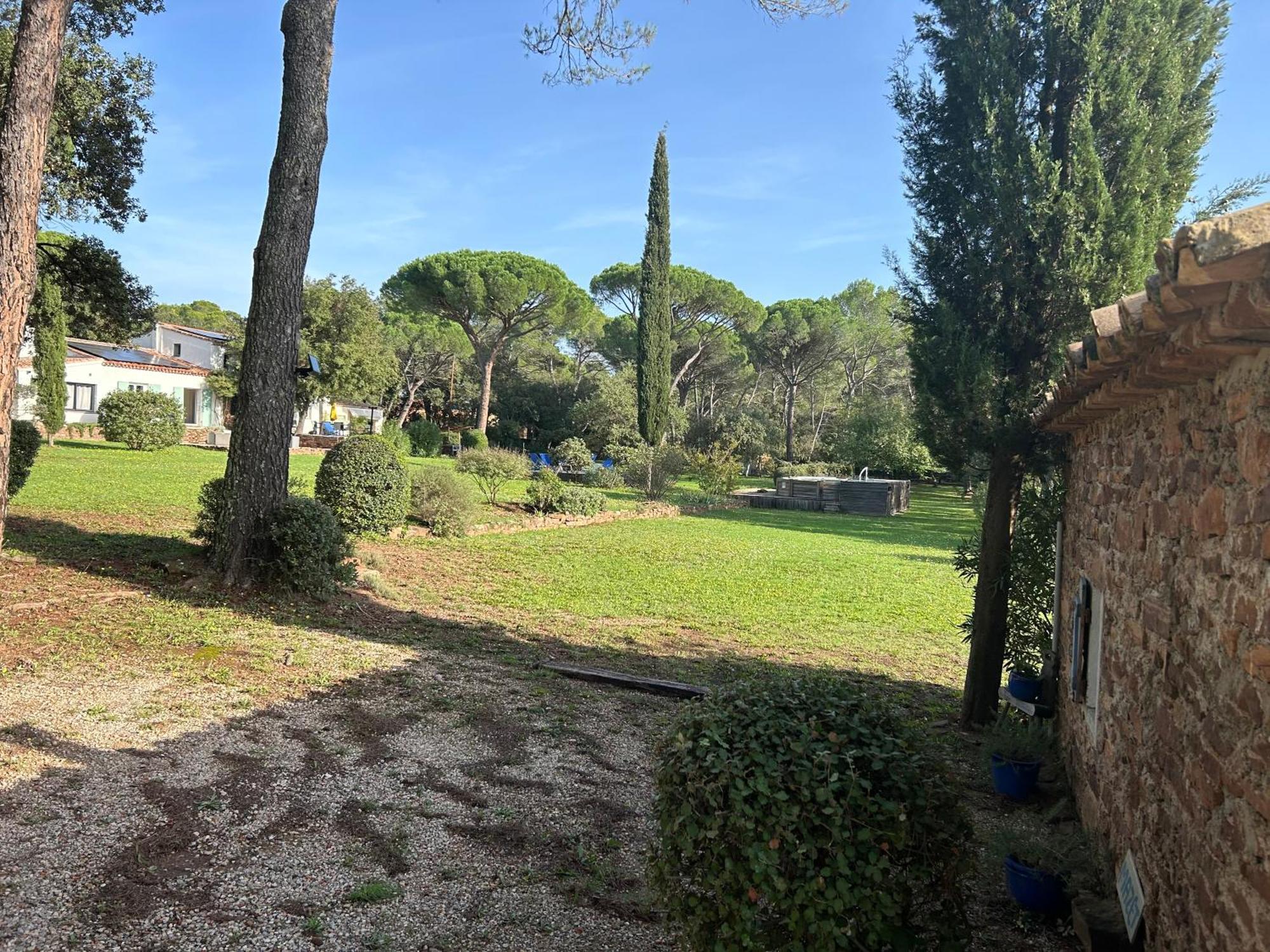 Résidence Gabrielle Le Cannet-des-Maures Exterior foto